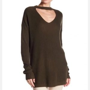 vince camuto green choker neck sweater - olive green